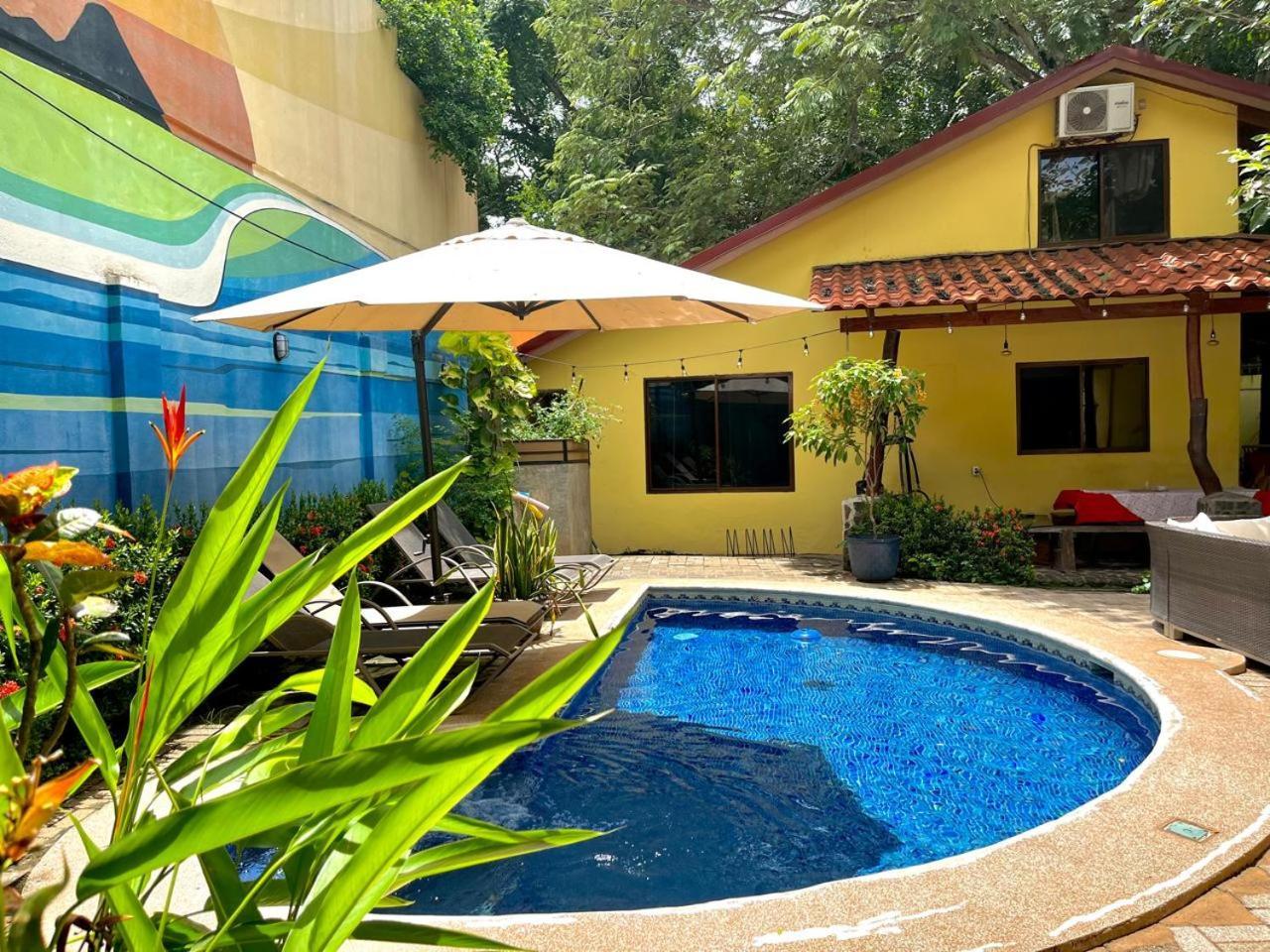 Хостел Tamarindo Backpackers Экстерьер фото