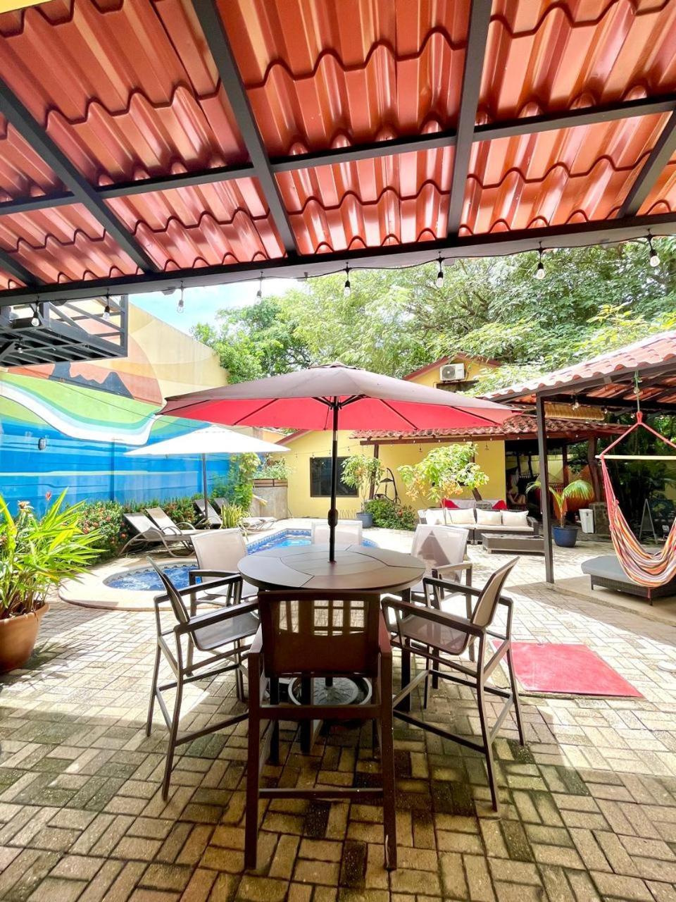 Хостел Tamarindo Backpackers Экстерьер фото