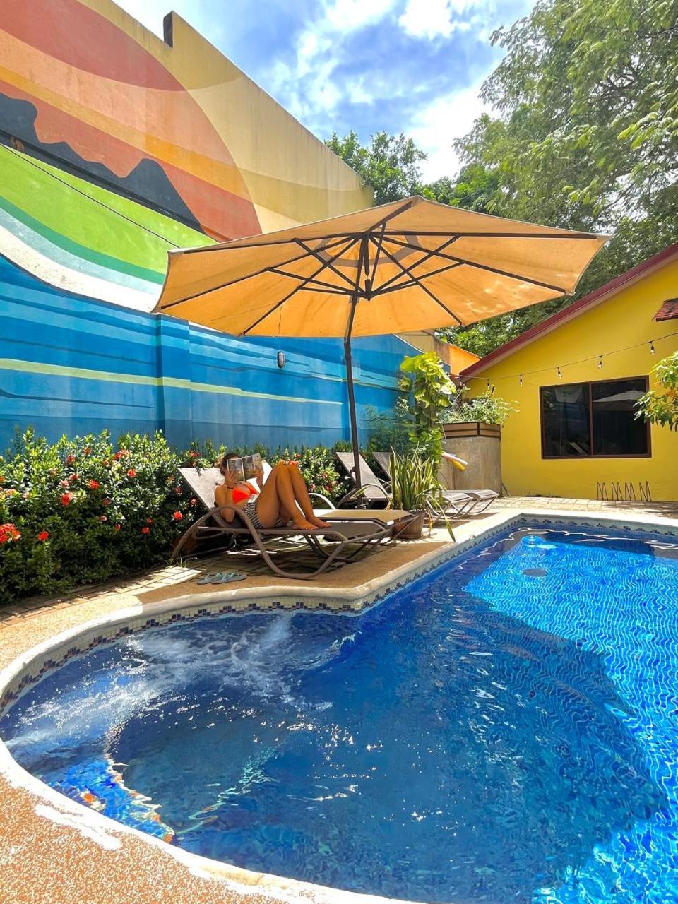 Хостел Tamarindo Backpackers Экстерьер фото